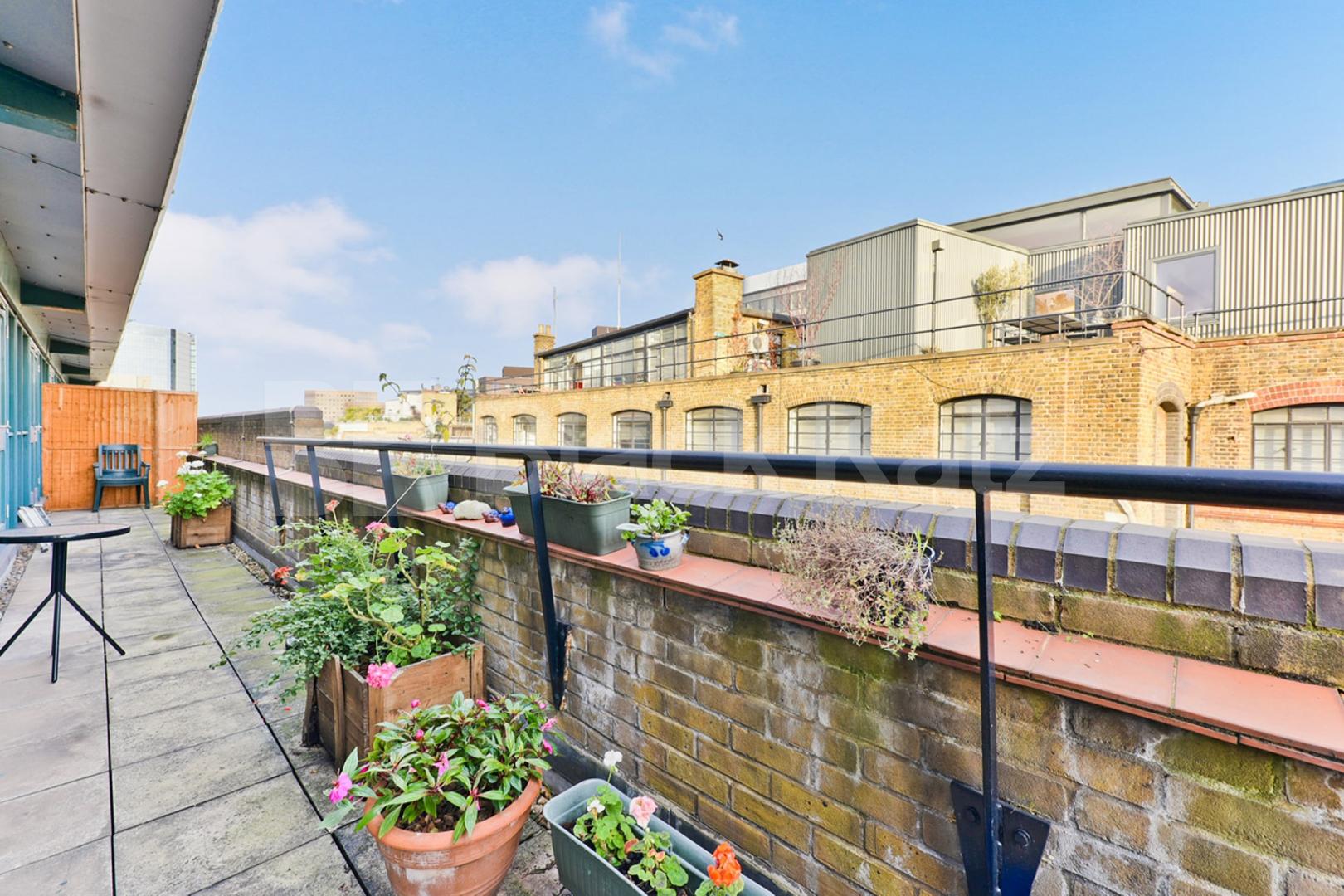 Bright and airy penthouse apartment near London Bridge Station Lion Court, Shand Street, London Bridge